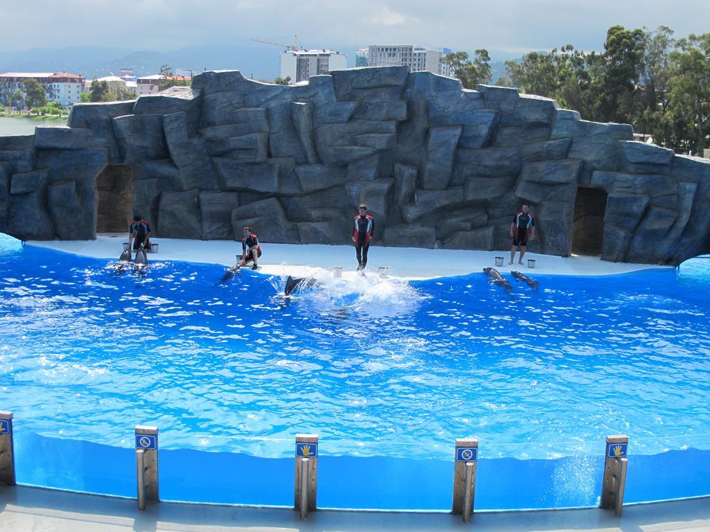 Aparthotel In Orbi Sea Towers Батуми Екстериор снимка
